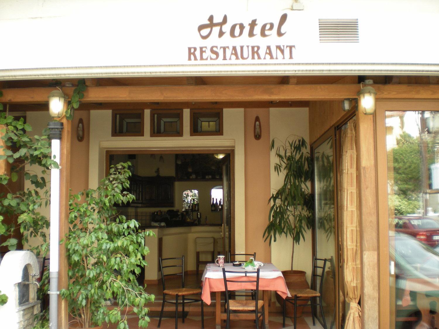 Stavrodromi Hotel อีกูเมนิทซา ภายนอก รูปภาพ