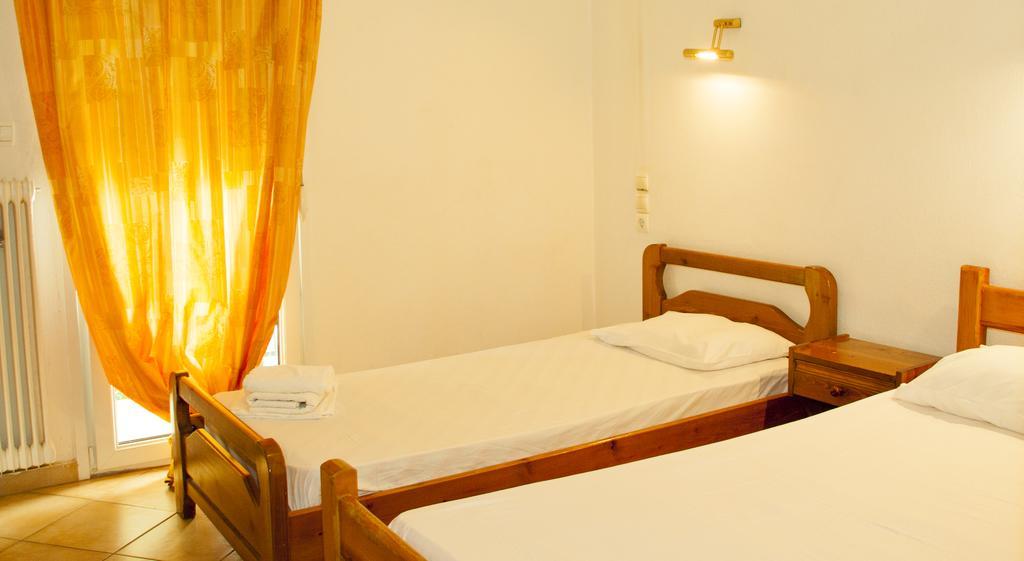 Stavrodromi Hotel อีกูเมนิทซา ภายนอก รูปภาพ