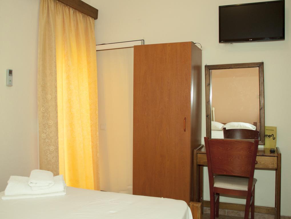 Stavrodromi Hotel อีกูเมนิทซา ภายนอก รูปภาพ